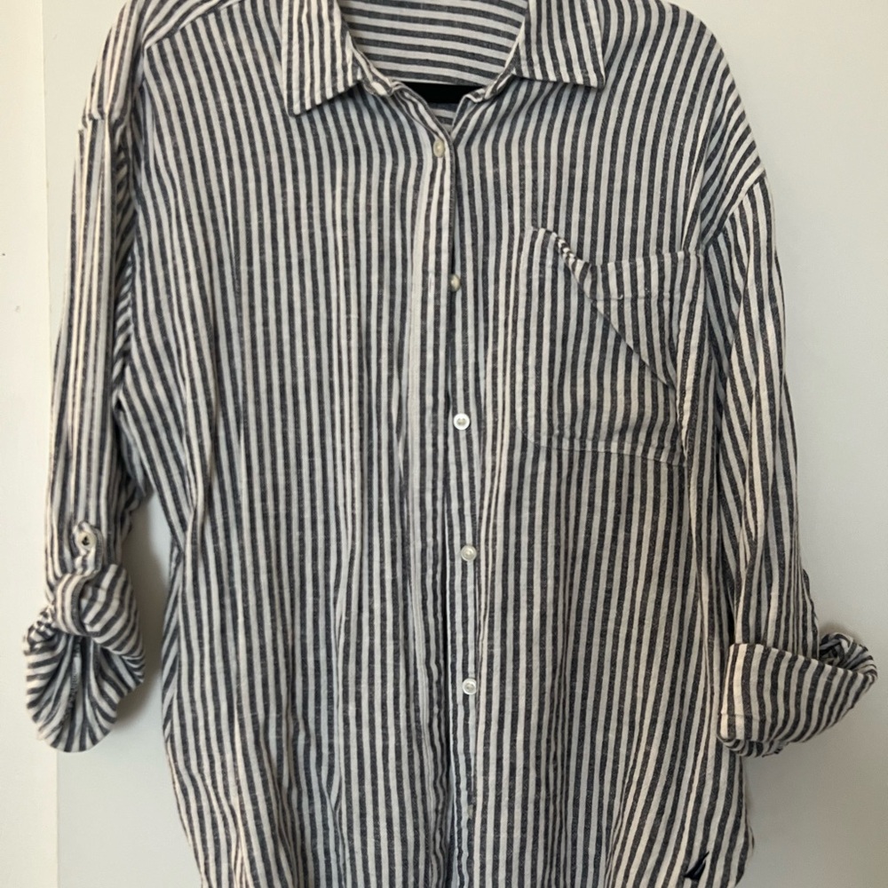 Nautica Women’s Black and White Striped Shirt